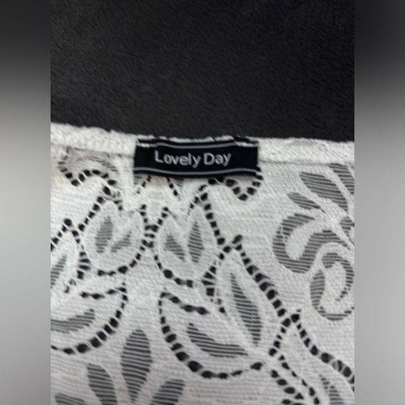 Lace Cami Top Sleeveless‎ V Neck Lined Tank Top - Picture 5 of 5